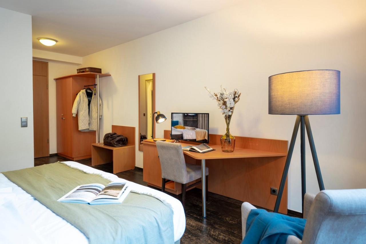 Koncept Hotel Benedikt Siegburg Esterno foto